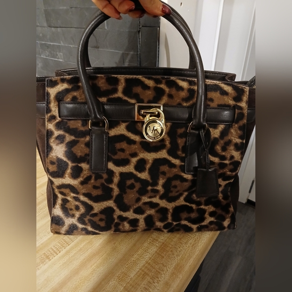 Michael Kors GORGEOUS Leopard Hamilton Tote - Picture 3 of 10
